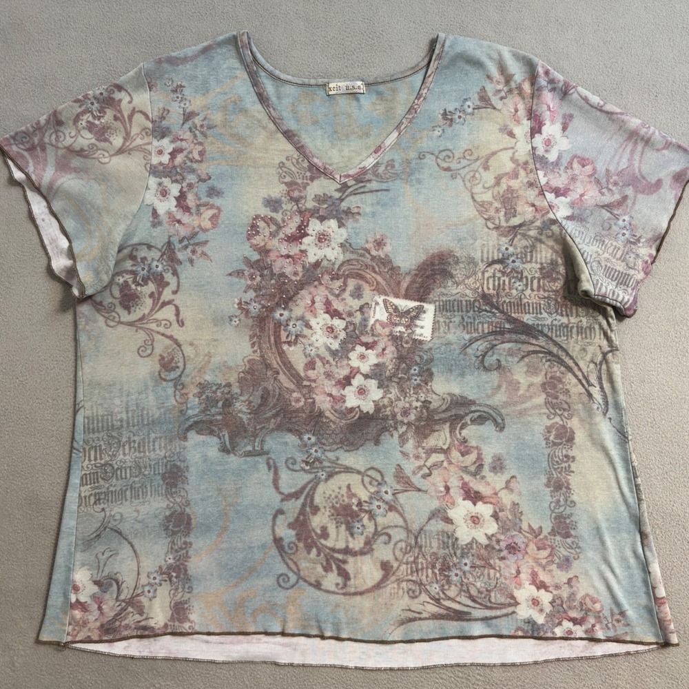 Xcit USA Floral Butterlfy Print V Neck Short Sleeve Top Women's 1X
